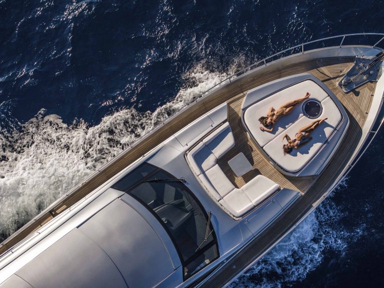 Bow sundeck of Pershing 80 Wahoo - Superyacht in Ibiza