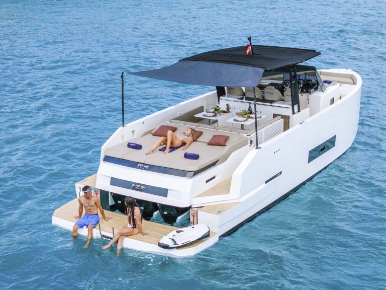 Stern sundeck of De Antonio D42 Playyacht III - Yacht in Ibiza