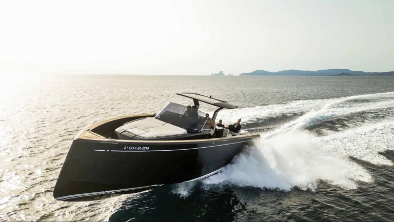 Sailing of Pardo 43 Playyacht II - Yacht in Ibiza