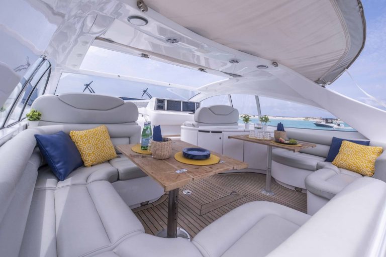 Cockpit of Pershing 54 Torre del Canónigo - Yacht in Ibiza
