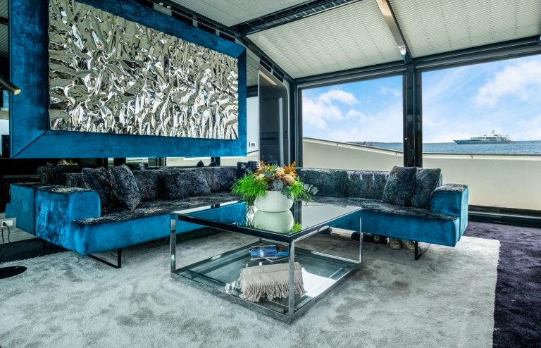 Lounge of Arcadia 85 Eternity 44 - Superyacht in Ibiza