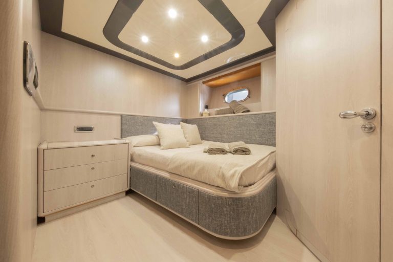 Cabin 2 of Baia 80 Shady - Superyacht in Ibiza