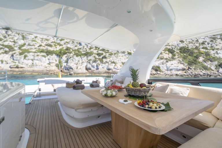 Stern table of Maiora 24S Lex - Superyacht in Ibiza
