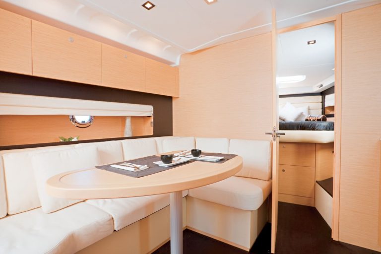 Lounge of Montecarlo 37 Xenia - Yacht in Ibiza