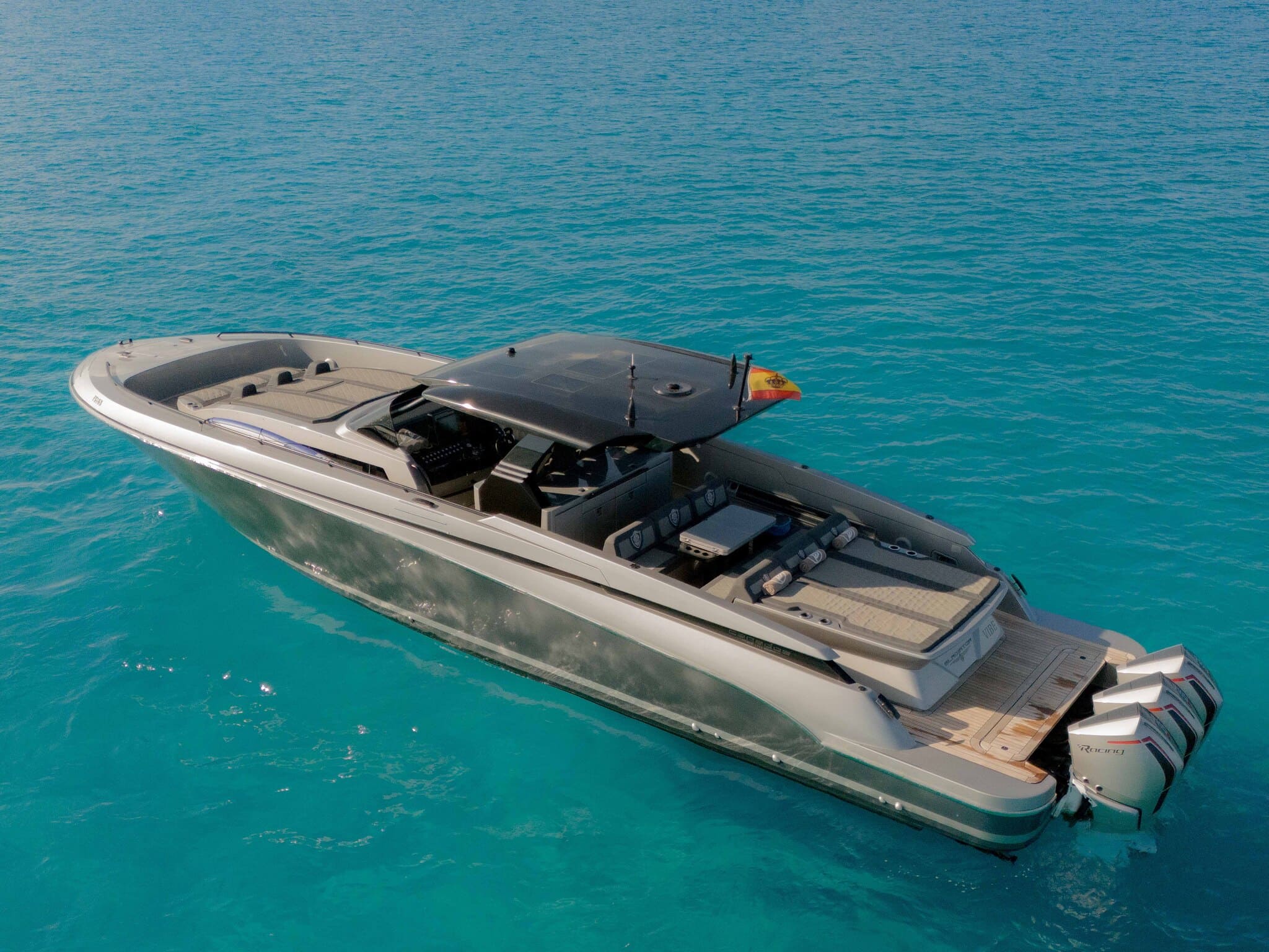 Port view of Canados Gladiator 493 Grand Vibe - Yacht in Ibiza