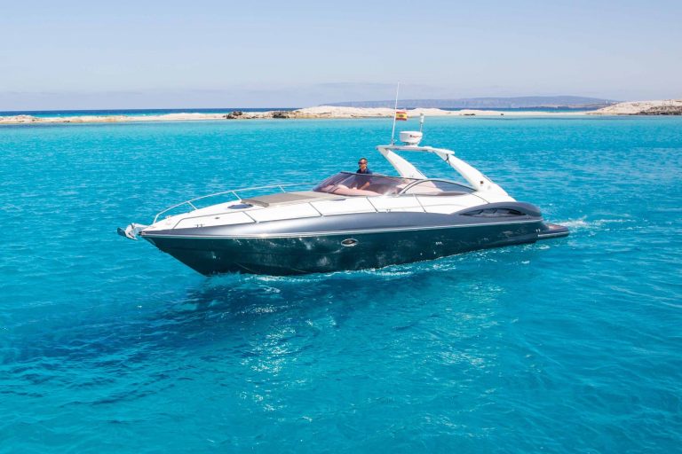 Port view of Sunseeker Superhawk 40 Great News - Motorboat in Ibiza