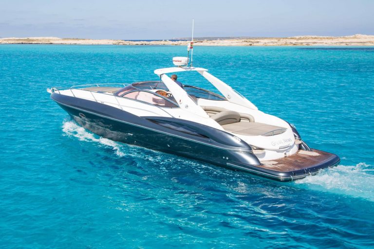 Sailing of Sunseeker Superhawk 40 Great News - Motorboat in Ibiza