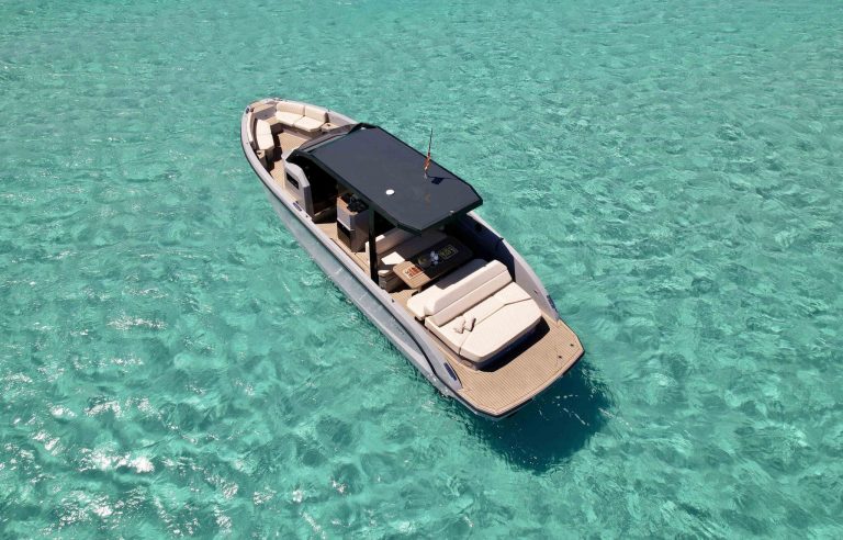 Stern of Rand 32 Archipelago Just Imagine - Yacht in Ibiza