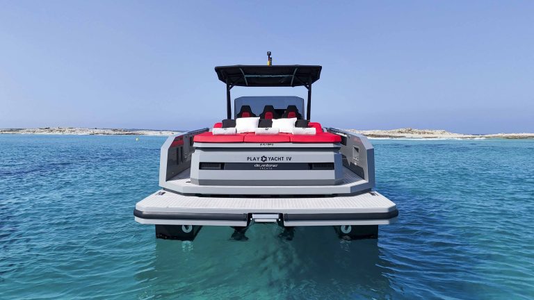 Stern of De Antonio D36 Playyacht IV - Yacht in Ibiza