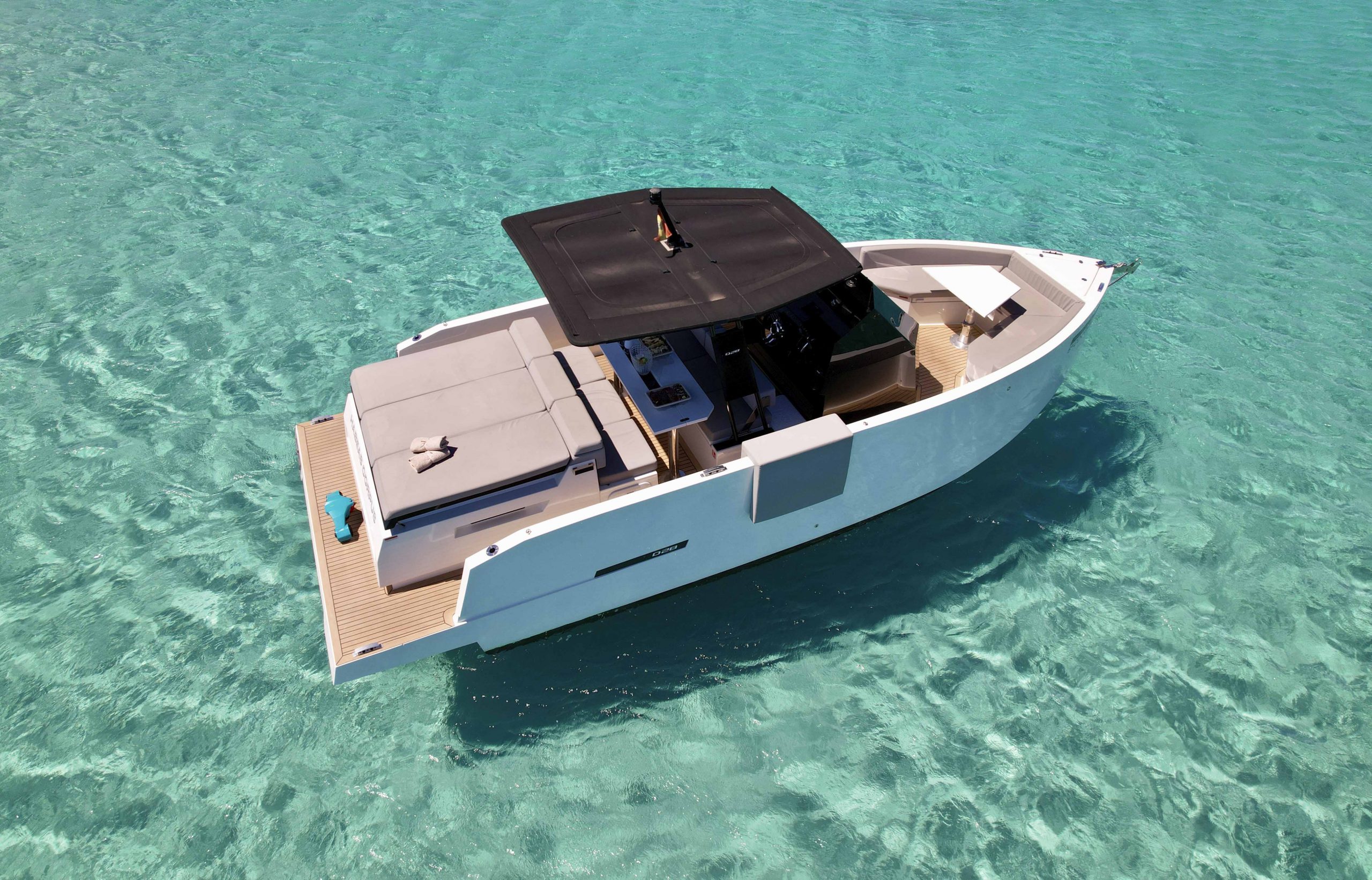 Starboard view of De Antonio D28 Habeas Corpus - Motorboat in Ibiza