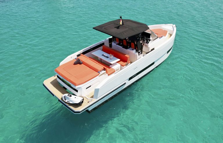 Stern of De Antonio D32 Donatello - Yacht in Ibiza