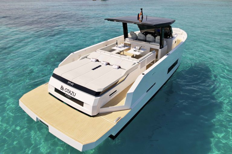 Stern of De Antonio D42 Bb Otazu - Yacht in Ibiza