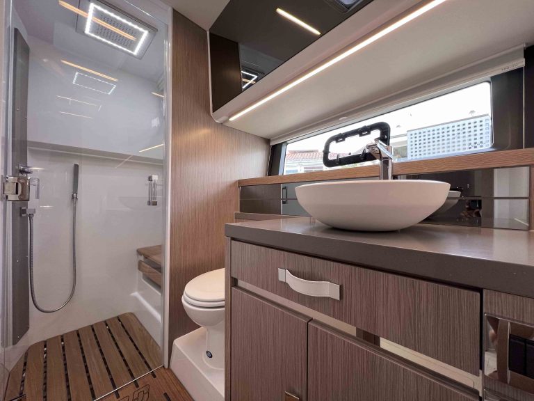 Bathroom of Fjord 53XL Vivien - Yacht in Ibiza