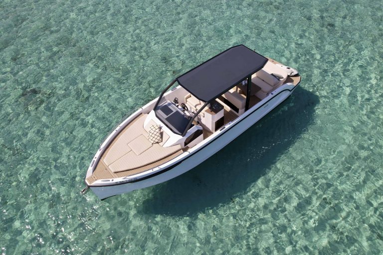 Bow of Rand 32 Archipelago Just amazing - Yacht in Ibiza