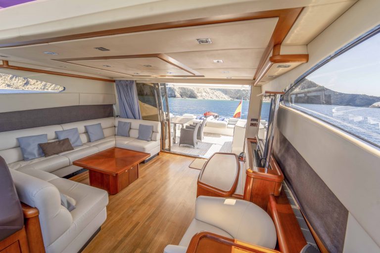 Lounge of Sunseeker Predator 72 El Boss - Yacht in Ibiza