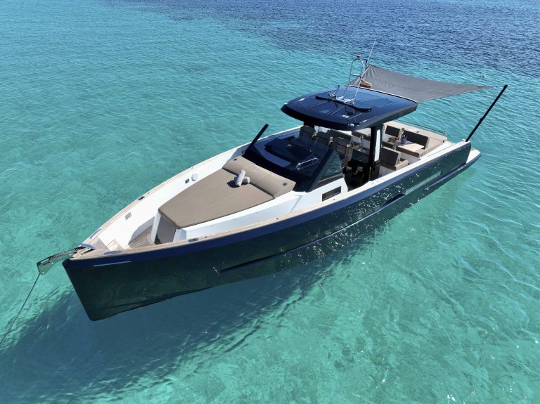 Bow of Fjord 44 Minipico IV - Yacht in Ibiza
