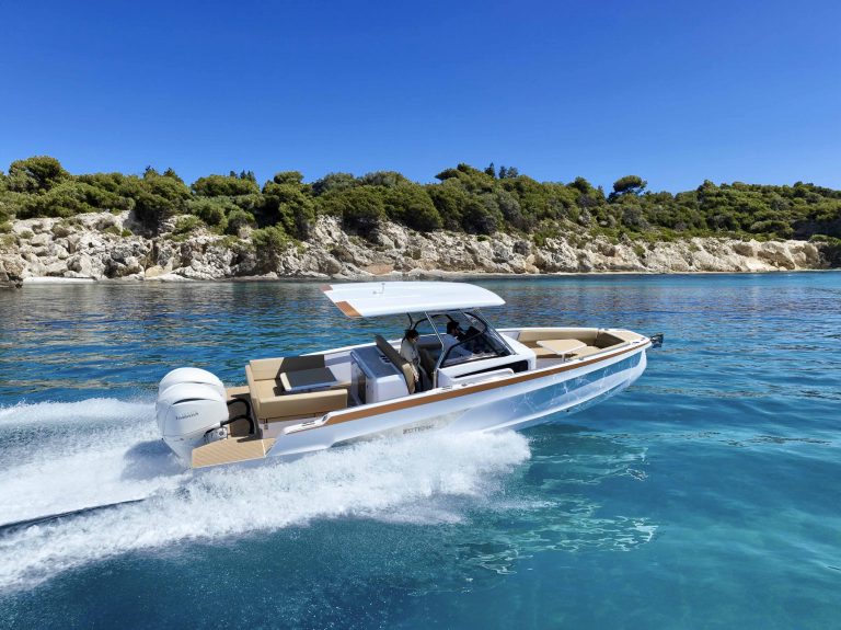 Starboard view of Sterk 31 WB Just chill - Motorboat in Ibiza