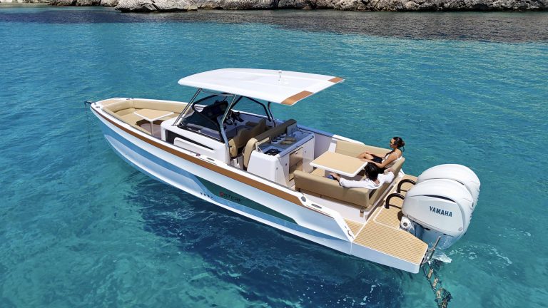 Port view of Sterk 31 WB Just chill - Motorboat in Ibiza