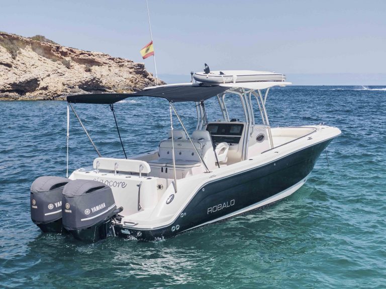 Stern of Roablo 30 Ciacore - Motorboat in Ibiza