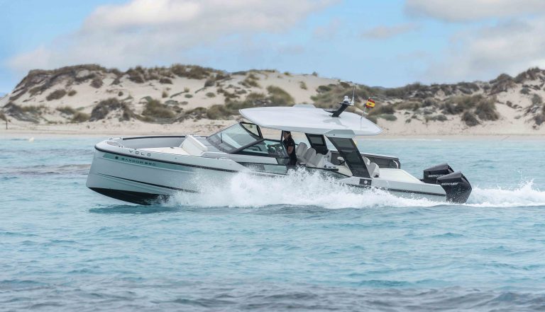 Sailing of Saxdor 320 GTO Yolo - Motorboat in Ibiza