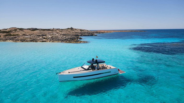 Port view of Fjord 44 Jodelly - Yacht in Ibiza