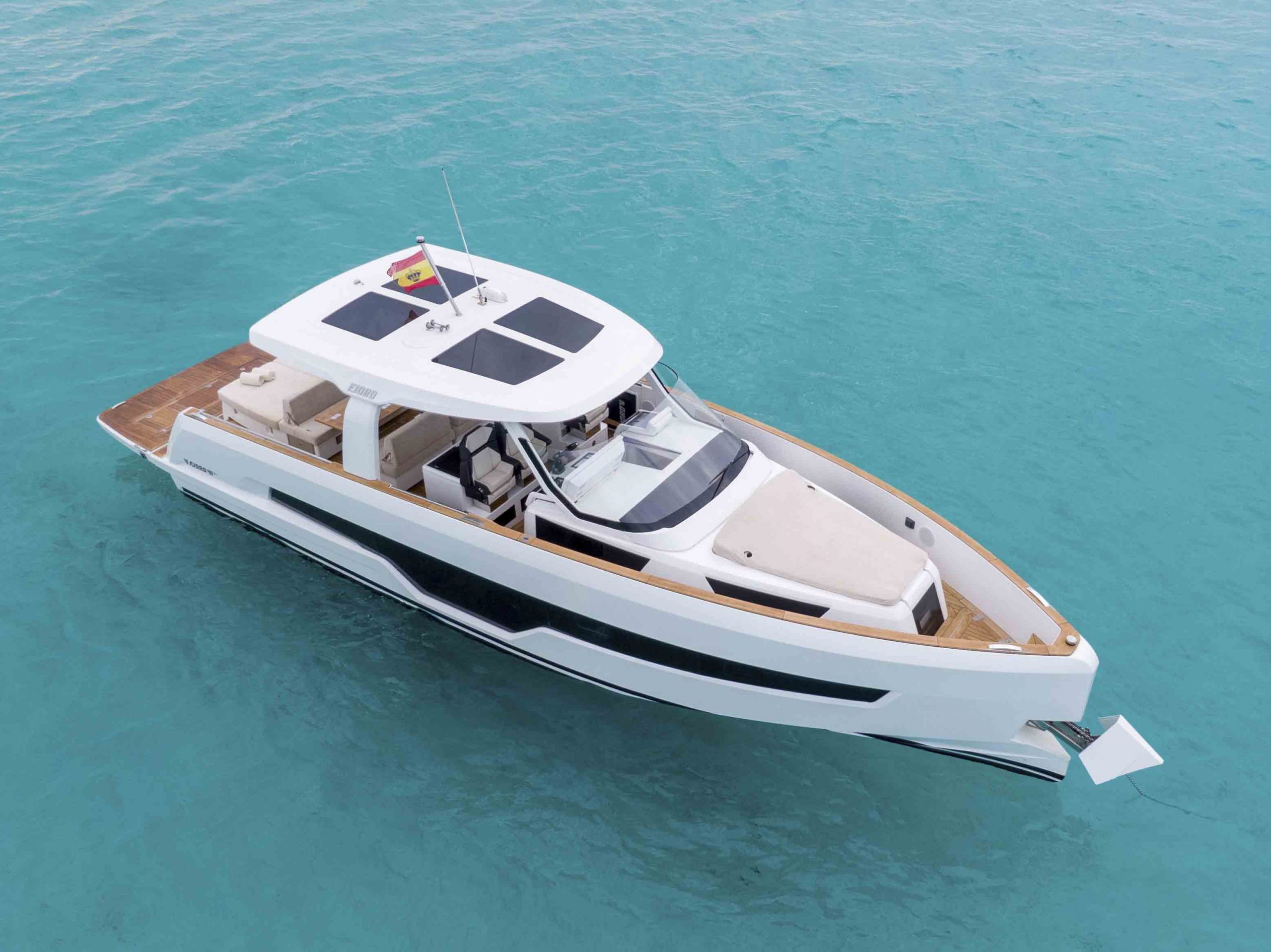 Bow sundeck of Fjord 41XL Jaleo - Yacht in Ibiza