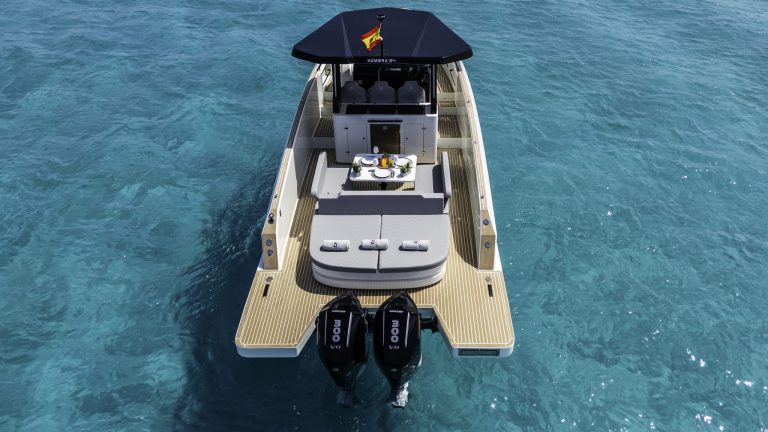 Stern of Kumbra 34 Enjoy - Yacht in Ibiza