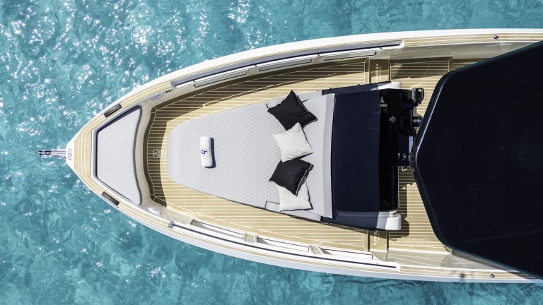 Bow sundeck of Kumbra 34 Enjoy - Yacht in Ibiza