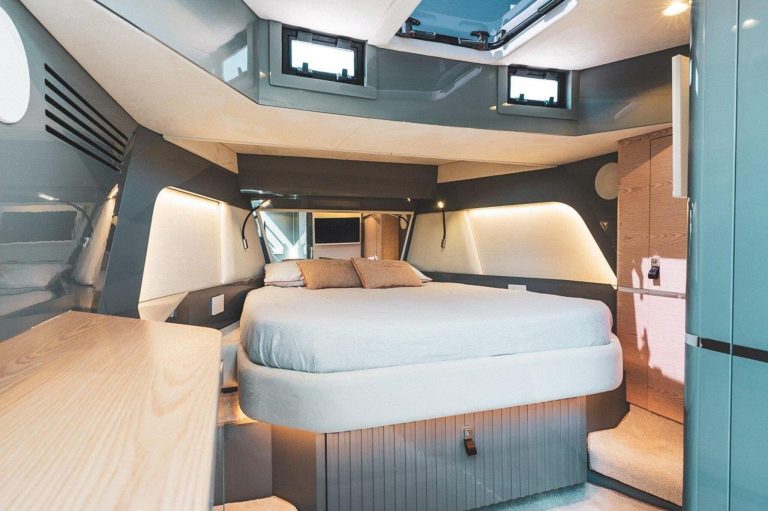 Cabin of Bellini Astor 36 Just Shine - Yacht in Ibiza