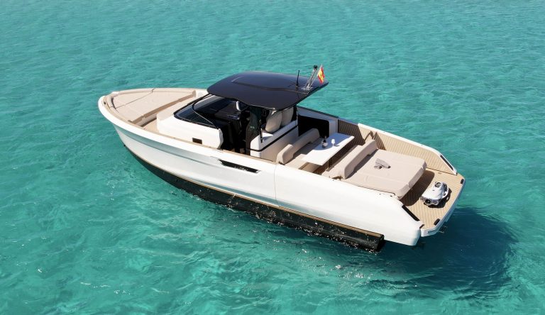 Port view of Bellini Astor 36 Just Shine - Yacht in Ibiza