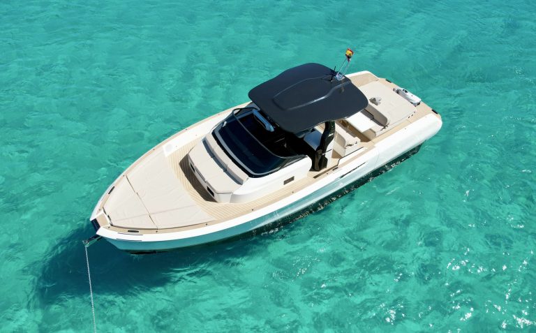 Bow sundeck of Bellini Astor 36 Just Shine - Yacht in Ibiza