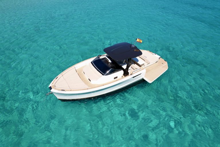 Port view 2 of Bellini Astor 36 Just Shine - Yacht in Ibiza