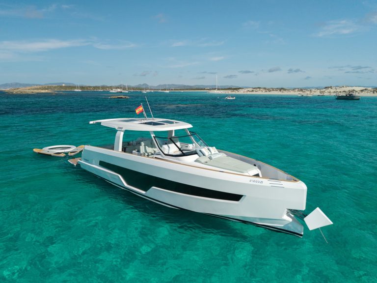 Bow of Fjord 41XL Doña Leona - Yacht in Ibiza