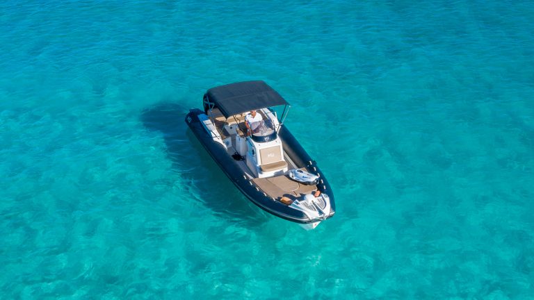 Bow of Nuova Jolly Prince 30 JLC - Inflatable boat in Ibiza