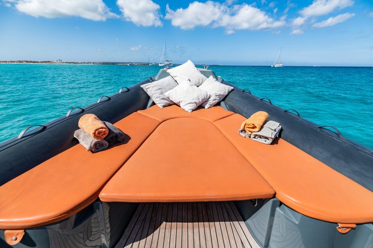 Bow of Nuova Jolly Prince 38 Maluca - Inflatable boat in Ibiza