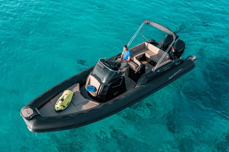Bow sundeck of Ranieri 27 Cayman Eo2 - Inflatable boat in Ibiza