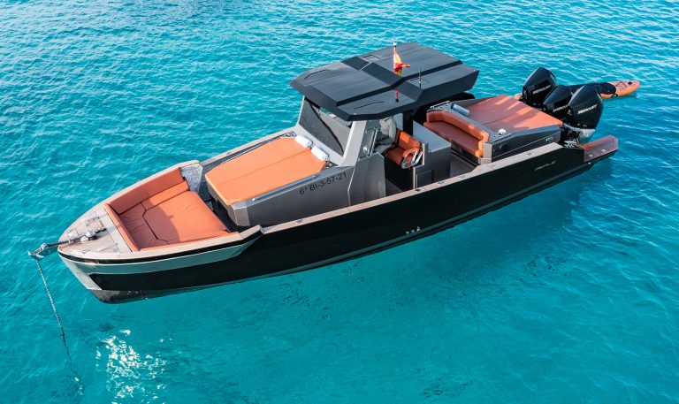 Port view of Reale Heritage Tankwa - Motorboat in Ibiza