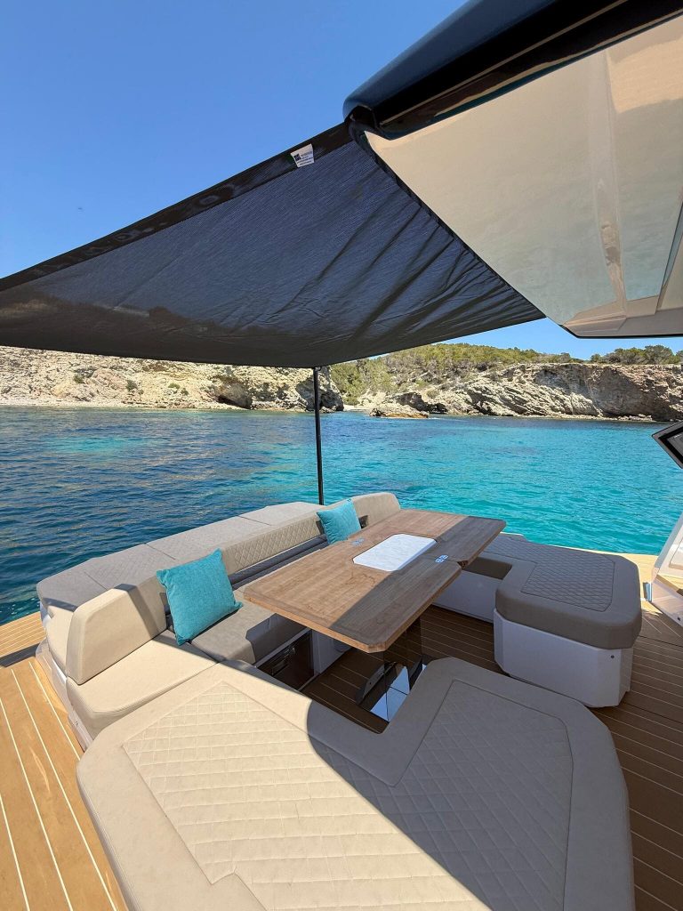 Stern table of Rio Daytona 45 Le Mans - Yacht in Ibiza