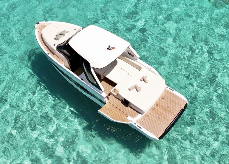 Platform of Cranchi A32 Danton - Yacht in Ibiza