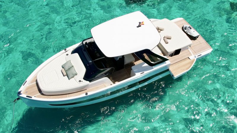 Port view 2 of Cranchi A32 Danton - Yacht in Ibiza