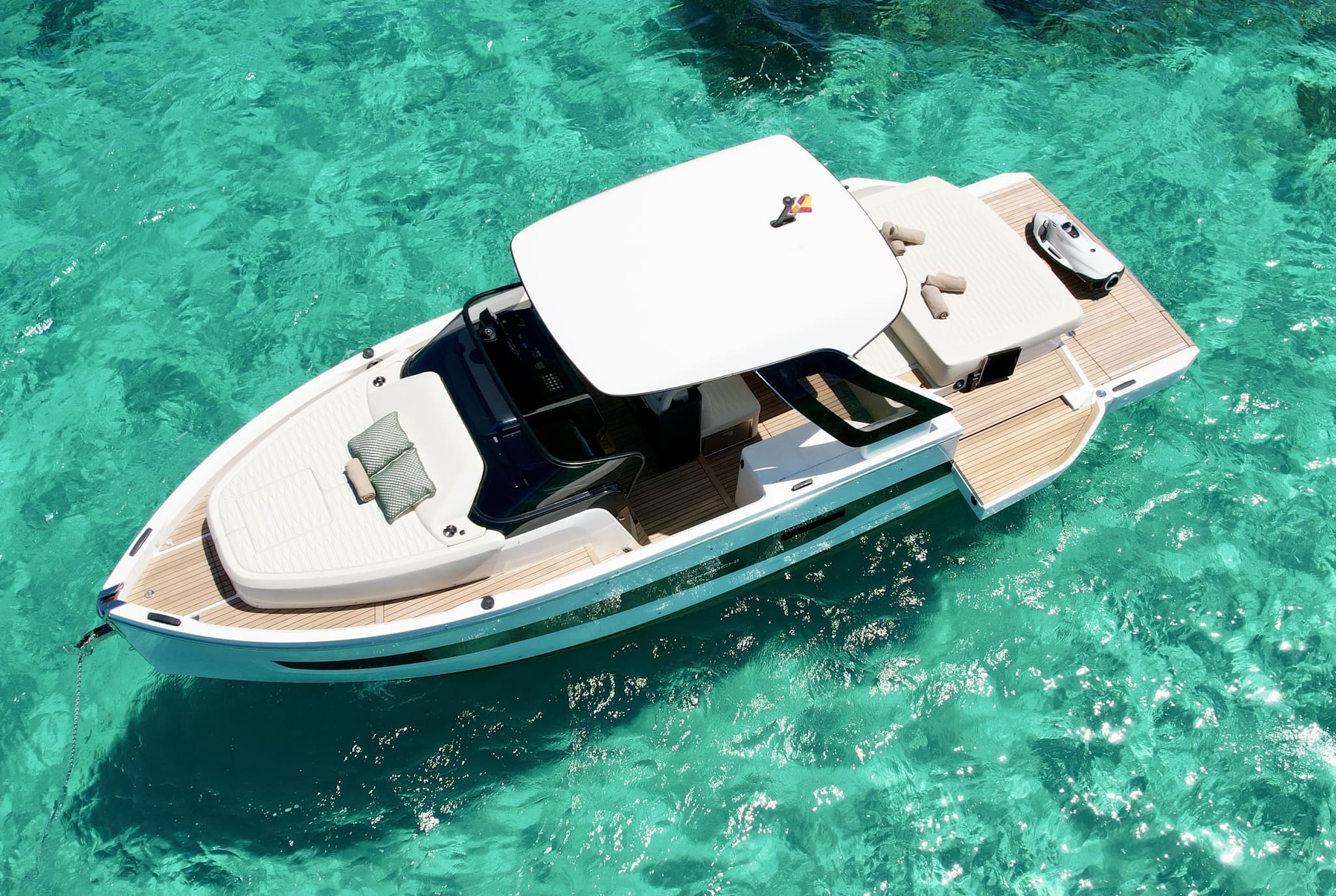 Port view 2 of Cranchi A32 Danton - Yacht in Ibiza