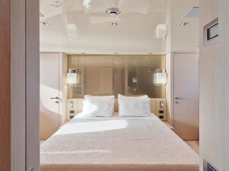 Cabin of Sanlorenzo SX76 Fuquet duet - Yacht in Ibiza