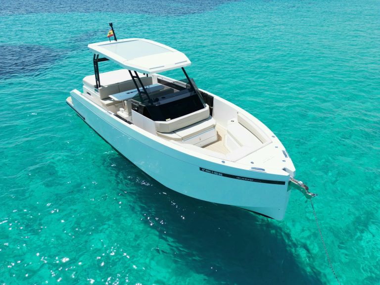 Bow of De Antonio D29 Blue mar - Motorboat in Ibiza