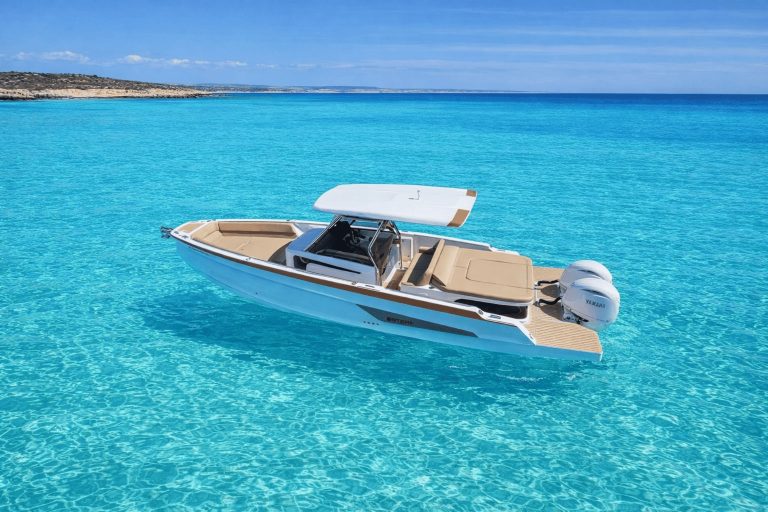 Port view of Sterk 31RC Just Magic - Motorboat in Ibiza
