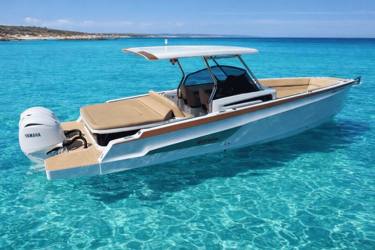 Starboard view of Sterk 31RC Just Magic - Motorboat in Ibiza